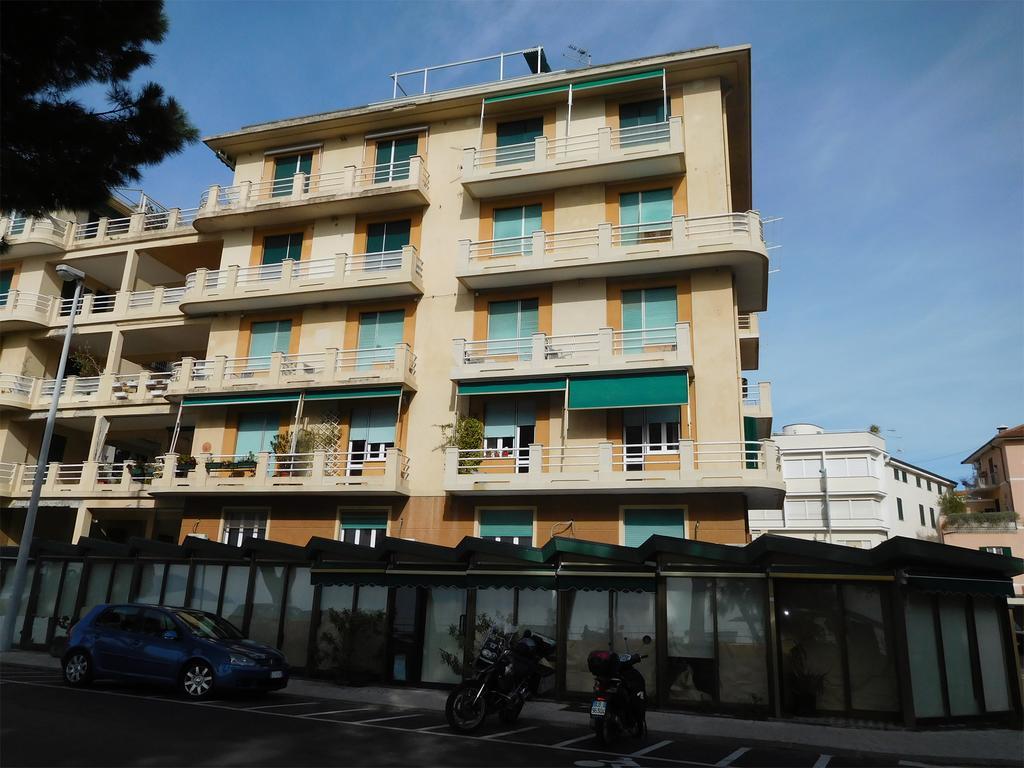 ססטרי לבאנטה Baia Delle Favole Affittacamere מראה חיצוני תמונה